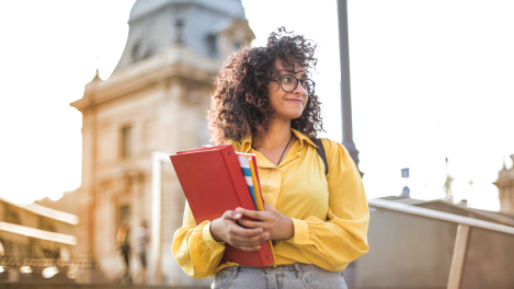 Comment faire sa demande en ligne de titre de séjour quand on est étudiant étranger ? 