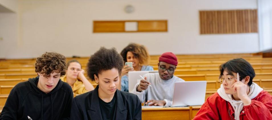 BTS ou BUT : les différences et les points communs